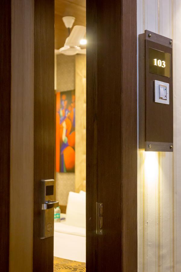 Hotel Spencer Thane Bagian luar foto
