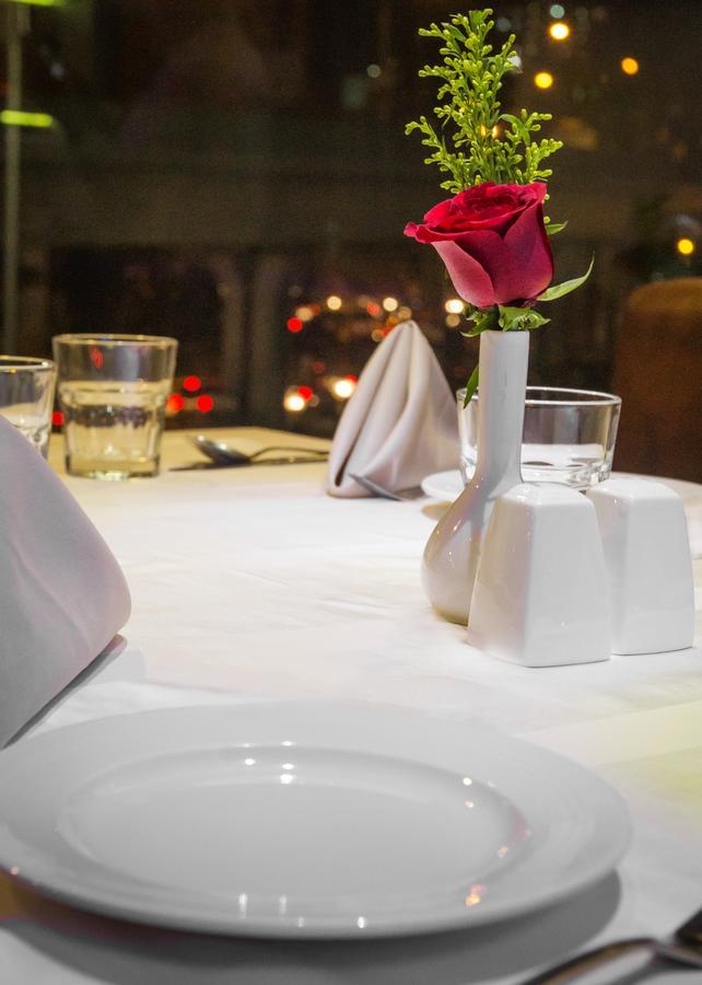 Hotel Spencer Thane Bagian luar foto