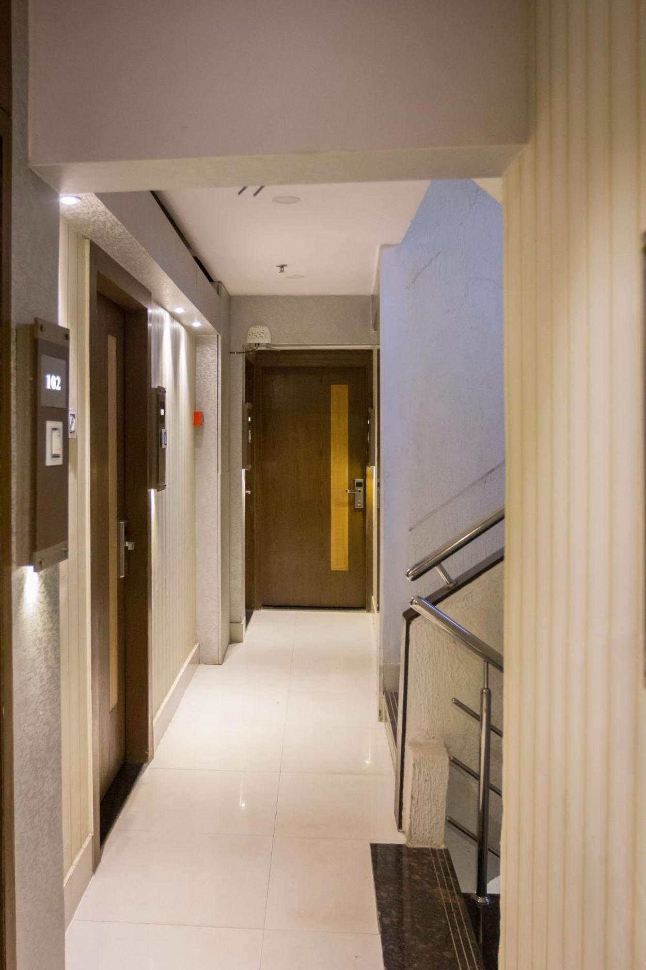 Hotel Spencer Thane Bagian luar foto